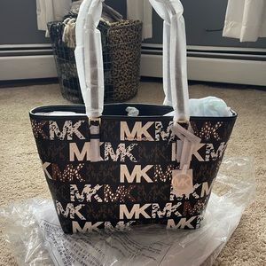 Michael Kors jet set carryall tote
